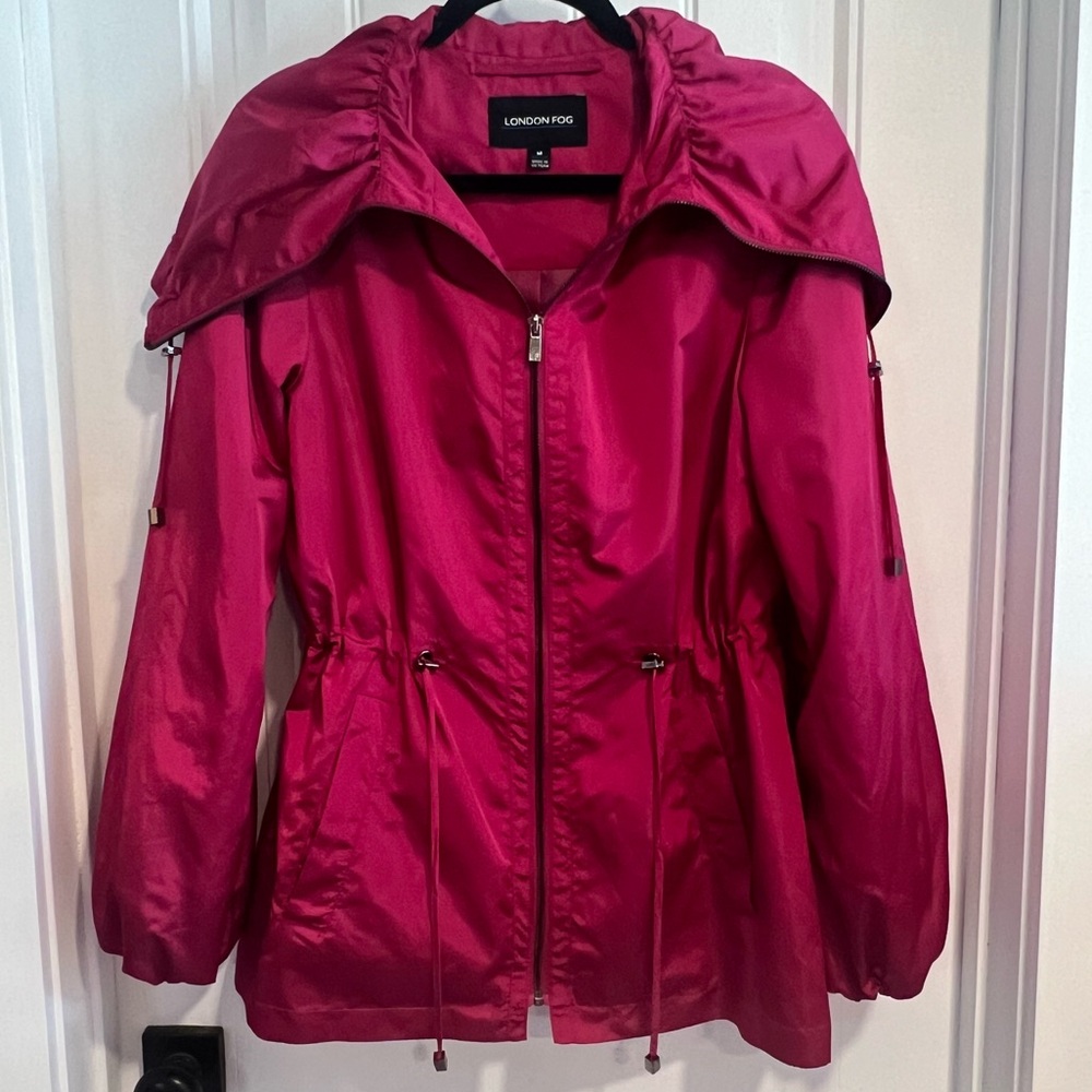 London Fog Women's‎ Raspberry Pink Water Resistant Jacket. Size Medium.